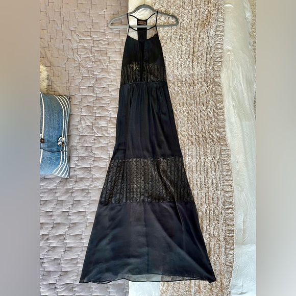 Black dress - Picture 2 of 4